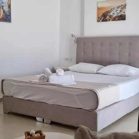 Thira's Dolphin 3*