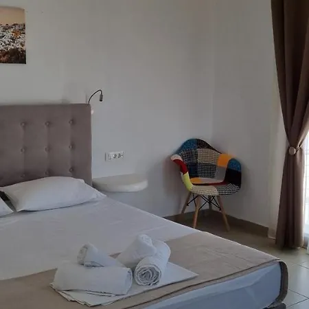 Aparthotel Thira's Dolphin 3*
