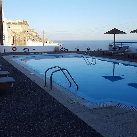 Thira's Dolphin Aparthotel