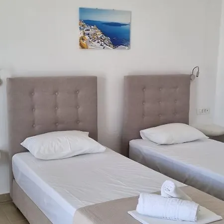 Aparthotel Thira's Dolphin 3*