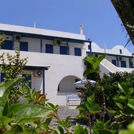 Thira's Dolphin Aparthotel