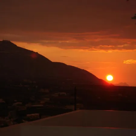 Aparthotel Thira's Dolphin 3*
