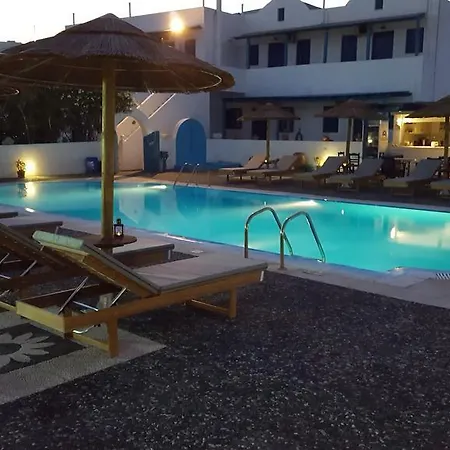 Thira's Dolphin Aparthotel