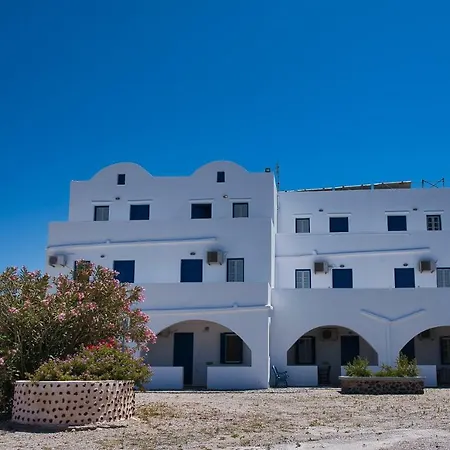 Thira's Dolphin Aparthotel